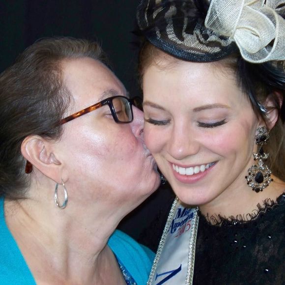 Meet your Posher, Danielle - Picture 1 of 1